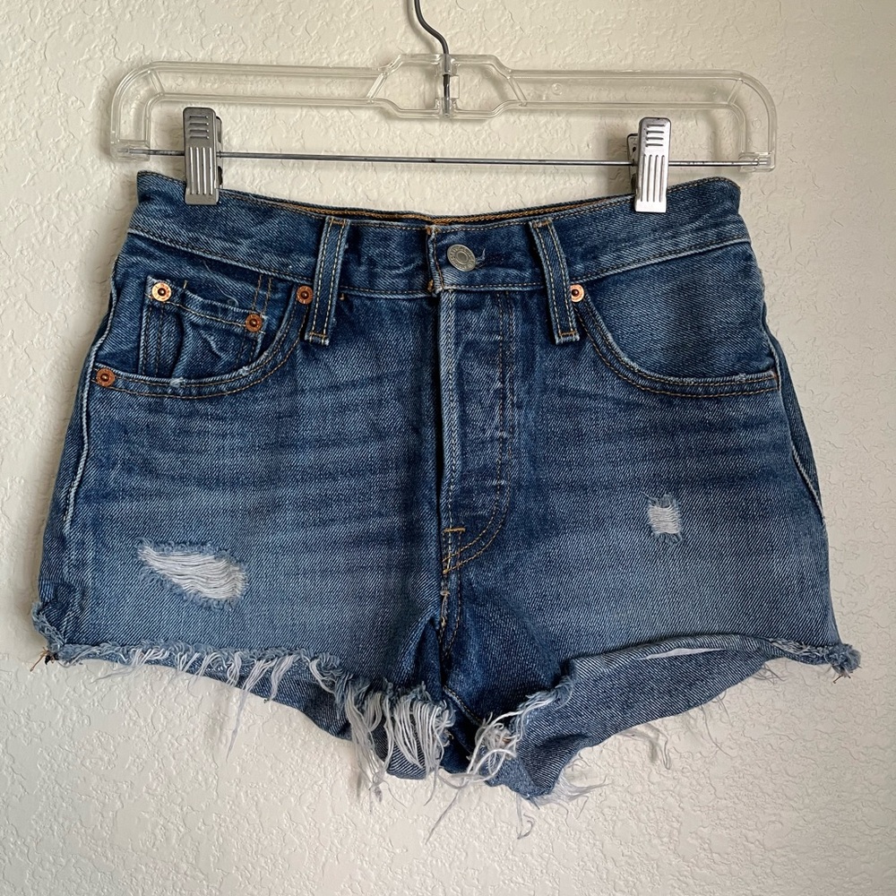 Levis Short